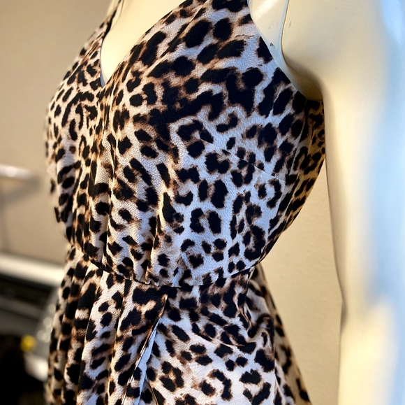 Vince Camuto Vneck Leopard Print Midi Dress Nwt - Picture 8 of 9